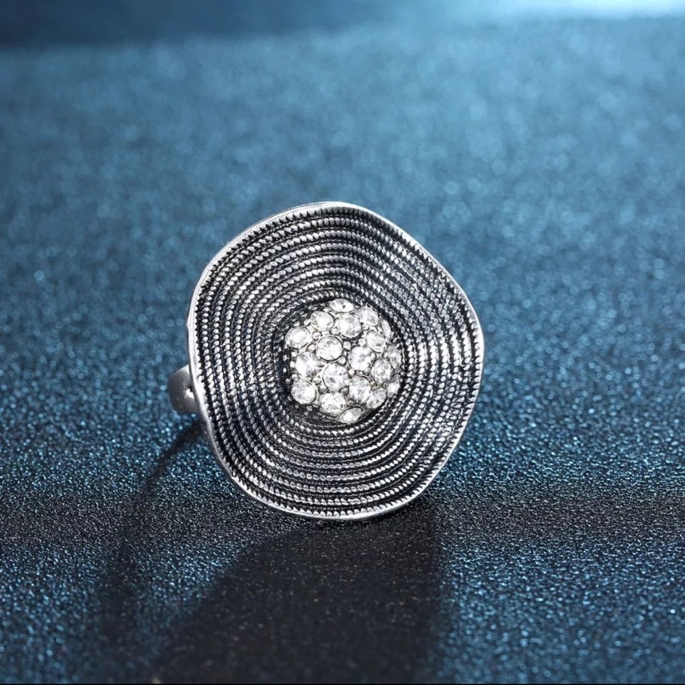 Crystal Ring Flower Ring Zircon Retro Jewelry - Picture 1 of 6